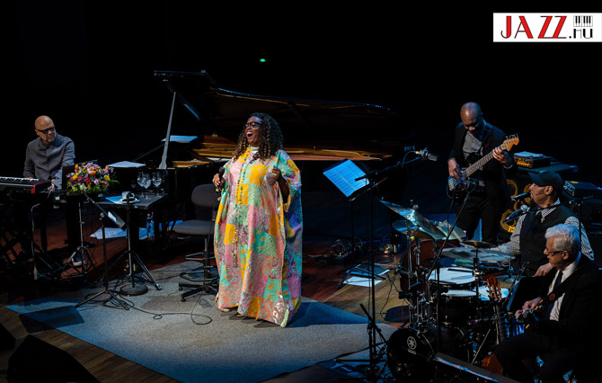 Dianne Reeves