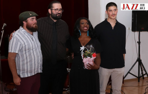 Zen&eacute;s kaleidoszk&oacute;p Amerik&aacute;b&oacute;l