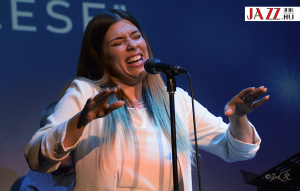 Kanizsa Gina brili&aacute;ns &bdquo;vocalese&rdquo; koncertje a BJC-ben