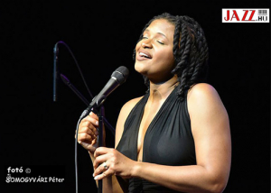 &Aacute;LOMNYIT&Aacute;NY