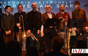 CSILLAGOKAT L&Aacute;TTUNK