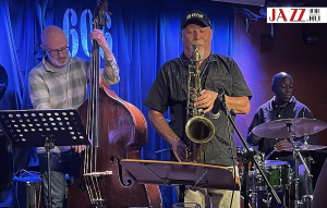 TONY LAKATOS: a v&aacute;ltozatoss&aacute;g kedv&eacute;&eacute;rt, magyar h&uacute;z&oacute;n&eacute;v a londoni 606-ban