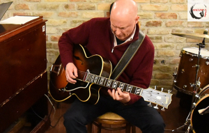 Martien Oster holland git&aacute;ros az iF-ben cs&uuml;t&ouml;rt&ouml;k&ouml;n