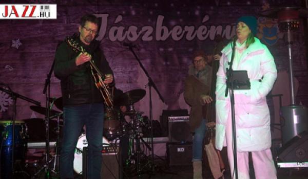 Adventi koncert Jászberényben, Szabó-programmal – ünnepi hangulatban